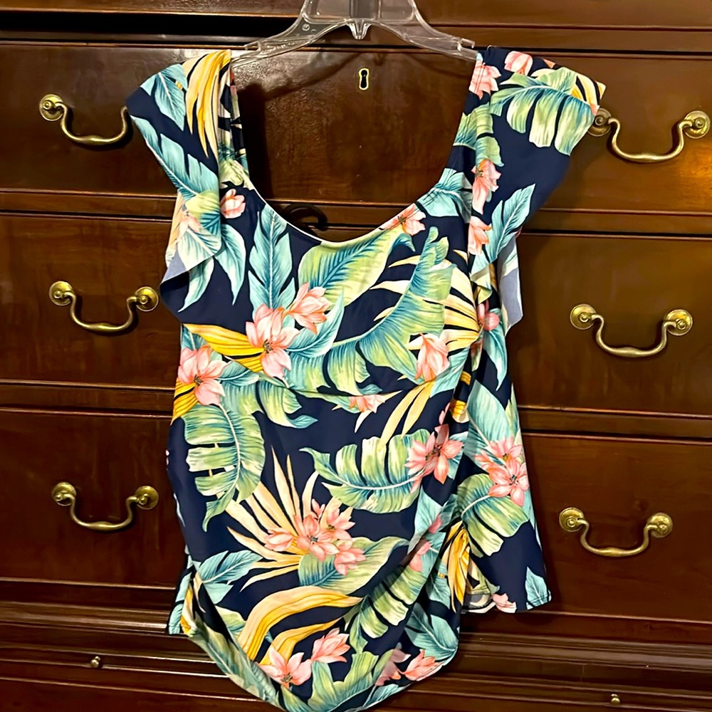 Kona Sol bathing tropical ruffle top, size XL